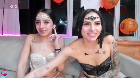 Snapshot of petite_linda chatting on 29, 10, 2025 Linda online show from 29, 10, 2025