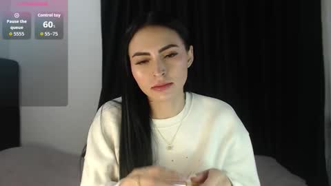 Snapshot of petite_linda chatting on 8, 1, 2026 Linda online show from 8, 1, 2026