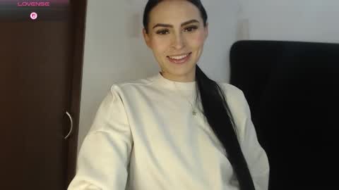 Snapshot of petite_linda chatting on 12, 2, 2026 Linda online show from 12, 2, 2026