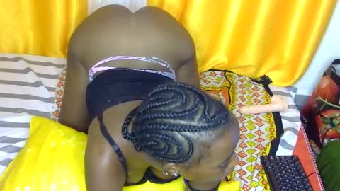 Snapshot of petite_tanya chatting on 23, 12, 2024 Tanya online show from 23, 12, 2024