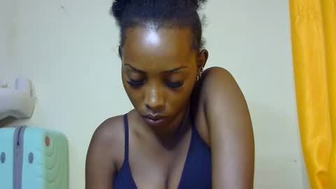 Snapshot of petite_tanya chatting on 31, 12, 2024 Tanya online show from 31, 12, 2024