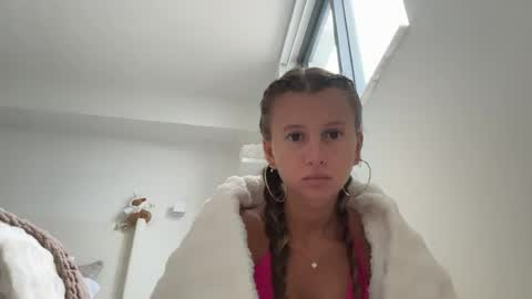 petitebaddie349 online show from 26, 7, 2026