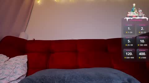 Snapshot of petitemuse chatting on 10, 12, 2024 diana fansly petitemuse online show from 10, 12, 2024