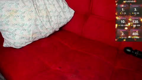 Snapshot of petitemuse chatting on 2, 3, 2025 diana fansly petitemuse online show from 2, 3, 2025