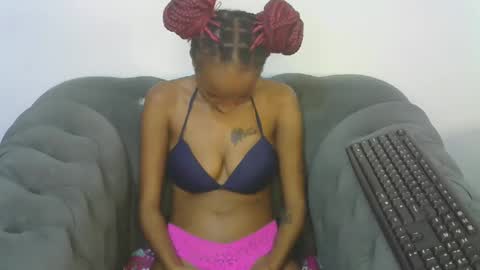 Snapshot of petitpearl chatting on 22, 2, 2025 petitpearl online show from 22, 2, 2025