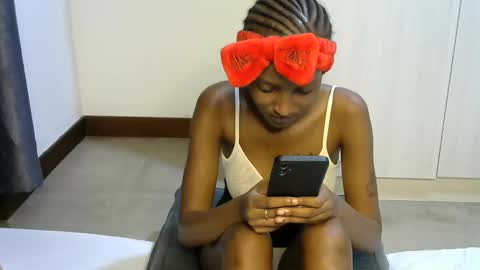 Snapshot of petitpearl chatting on 10, 3, 2025 petitpearl online show from 10, 3, 2025