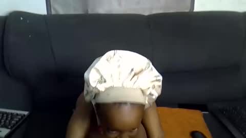 Snapshot of petitpearl chatting on 12, 2, 2026 petitpearl online show from 12, 2, 2026