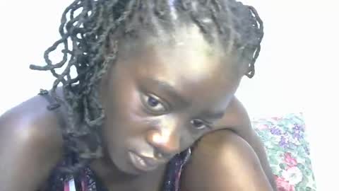 Snapshot of petitte_gyaal chatting on 19, 10, 2025 petitte_gyaal online show from 19, 10, 2025