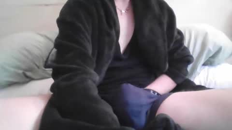 pgramlin09 online show from 2, 12, 2025