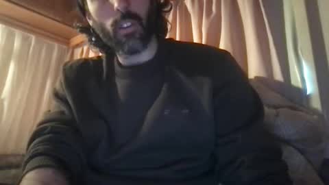 Snapshot of philllaroche chatting on 20, 11, 2025 Phill online show from 20, 11, 2025