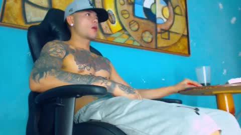 Snapshot of phlilloyhighclouds chatting on 7, 1, 2026 phlilloyhighclouds online show from 7, 1, 2026