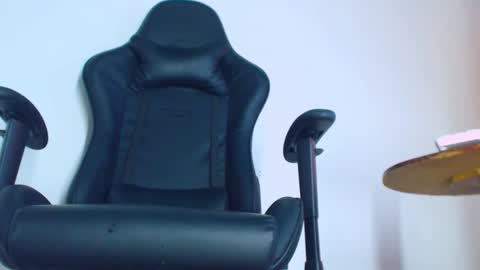 Snapshot of phlilloyhighclouds chatting on 3, 2, 2026 phlilloyhighclouds online show from 3, 2, 2026