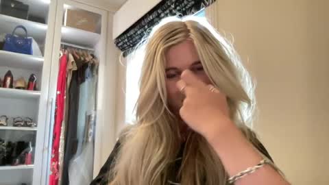 phoebemae01 online show from 22, 7, 2026