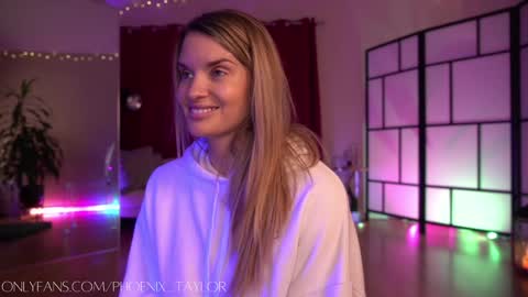 PHOENIX TAYLOR online show from 7, 12, 2024