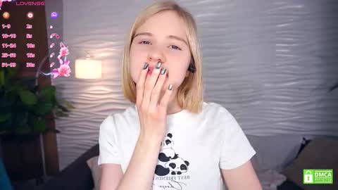 Snapshot of phyllisearney chatting on 29, 11, 2025 Hann G. Jones online show from 29, 11, 2025