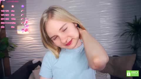 Snapshot of phyllisearney chatting on 4, 12, 2025 Hann G. Jones online show from 4, 12, 2025