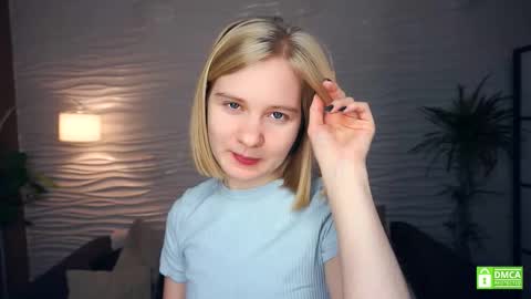 Snapshot of phyllisearney chatting on 19, 12, 2025 Hann G. Jones online show from 19, 12, 2025