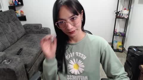 Snapshot of pia_horny chatting on 8, 9, 2025 Pia  online show from 8, 9, 2025