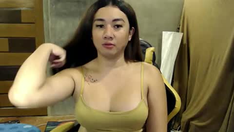 Snapshot of pia_worthsback chatting on 24, 10, 2025 Pia online show from 24, 10, 2025