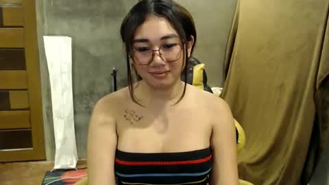 Snapshot of pia_worthsback chatting on 12, 11, 2025 Pia online show from 12, 11, 2025