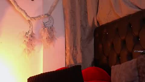  PIA FISHER  online show from 9, 2, 2026