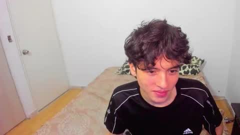 picaszomilos350 online show from 12, 3, 2026