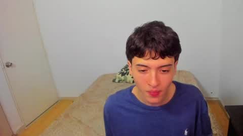 picaszomilos350 online show from 28, 3, 2026