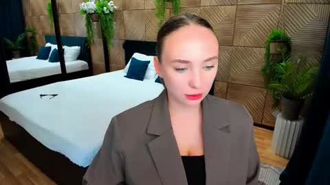 Emelie online show from 8, 9, 2025