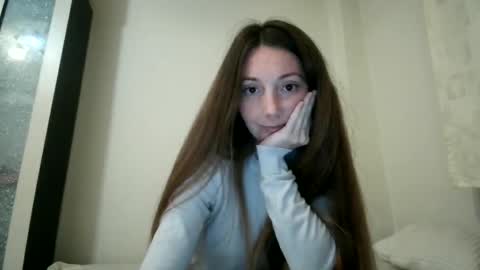 Snapshot of pieceofmoon chatting on 6, 10, 2025 Moonie online show from 6, 10, 2025