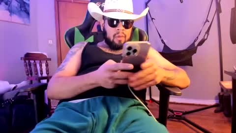 Snapshot of pierced_leather chatting on 27, 12, 2024 pierced_leather online show from 27, 12, 2024