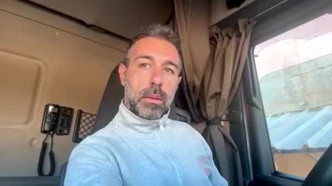 Snapshot of pierotu chatting on 10, 10, 2025 pierotu online show from 10, 10, 2025