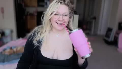 Snapshot of piggyrose chatting on 31, 1, 2026 Piggy Rose online show from 31, 1, 2026