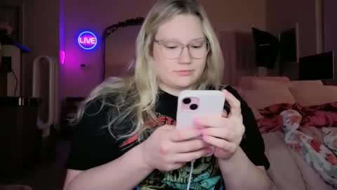 Piggy Rose online show from 25, 3, 2026