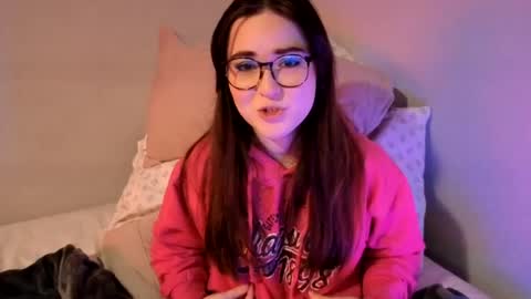 PilloGoddess online show from 28, 7, 2026