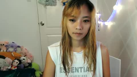 pinay beauty14 online show from 4, 1, 2025