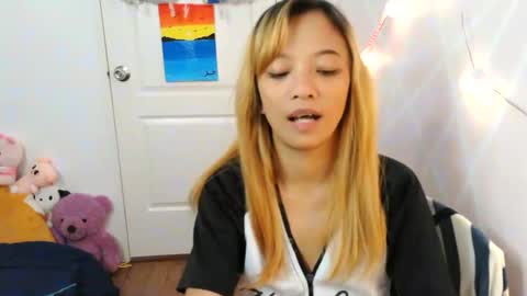 pinay beauty14 online show from 1, 2, 2025