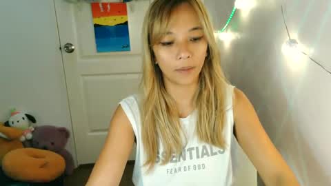 pinay beauty14 online show from 17, 2, 2025