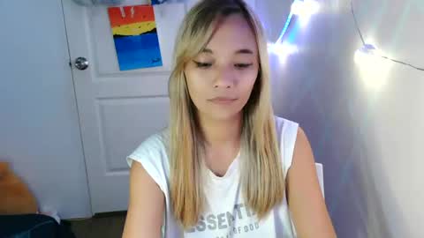 pinay beauty14 online show from 19, 2, 2025