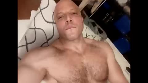 pineapplemarco online show from 20, 4, 2026