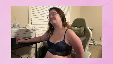 Pineapple Princess online show from 31, 5, 2026