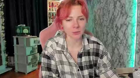 Snapshot of pink_ss chatting on 5, 12, 2025 Saly online show from 5, 12, 2025