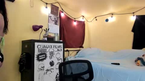 Virginity smiles online show from 10, 9, 2025