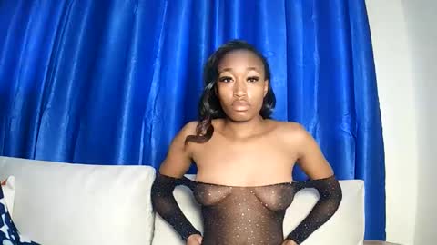 Snapshot of pinkaura_ chatting on 5, 6, 2026 PinkyAura online show from 5, 6, 2026