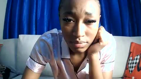 Snapshot of pinkaura_ chatting on 9, 6, 2026 PinkyAura online show from 9, 6, 2026