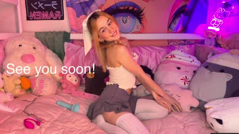 Snapshot of pinkocean3 chatting on 9, 12, 2024 Gwenie online show from 9, 12, 2024