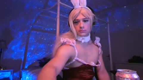 Snapshot of pinkpillbambi chatting on 13, 11, 2025 pinkpillbambi online show from 13, 11, 2025