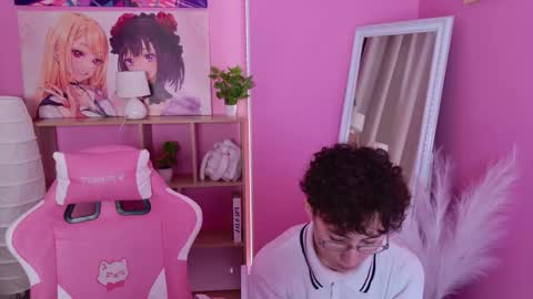 Li long hair and Rude short hair online show from 29, 3, 2026