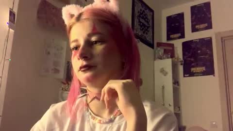 Snapshot of pinkvampire chatting on 22, 9, 2025 Sara online show from 22, 9, 2025