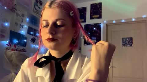 Snapshot of pinkvampire chatting on 27, 9, 2025 Sara online show from 27, 9, 2025