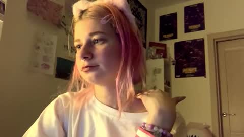 Snapshot of pinkvampire chatting on 9, 10, 2025 Sara online show from 9, 10, 2025